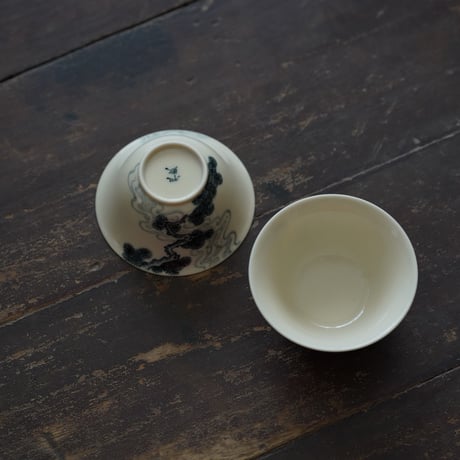青花松雲紋茶杯 PE018