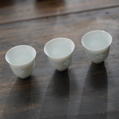 白釉玲瓏茶杯 PB176