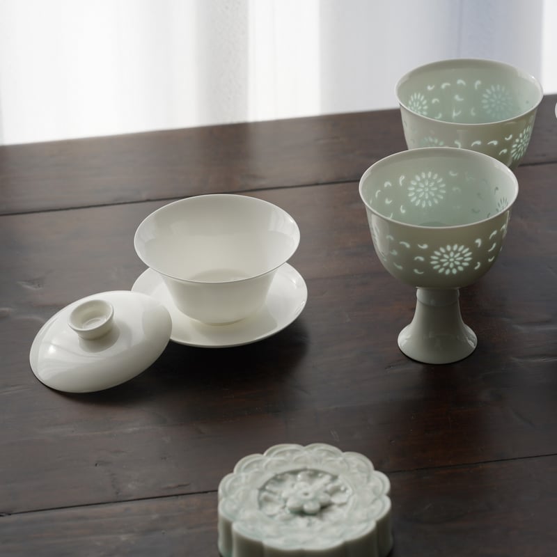 青白磁　轆轤成型 青白磁玲瓏高足杯 PW077 | Looking For 物色