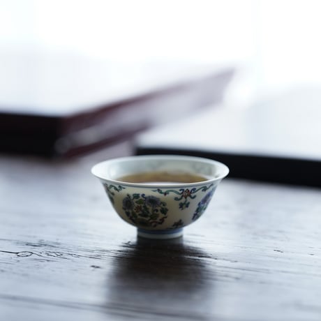 斗彩団菊茶杯 PF155