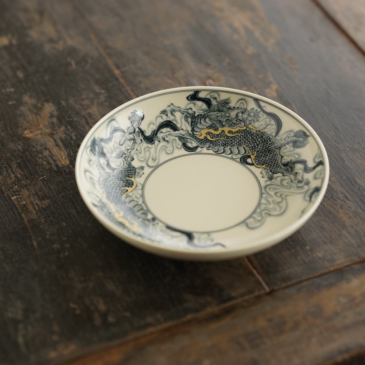 青花描金麒麟文皿 PE023 | Looking For 物色