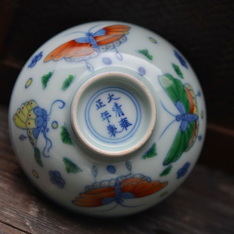 雍正款手描き斗彩茶杯 PC044