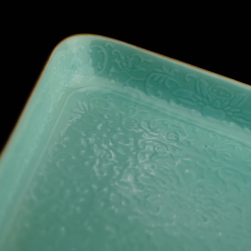 松石緑釉堆白方皿 PC114 | Looking For 物色