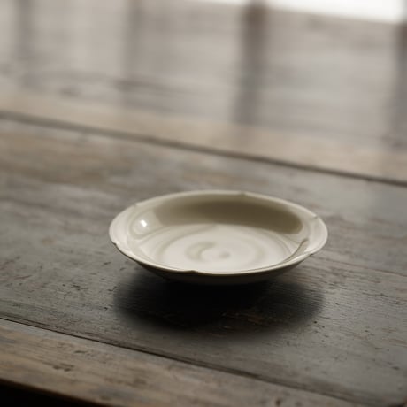 葵口草木灰小皿 PF264