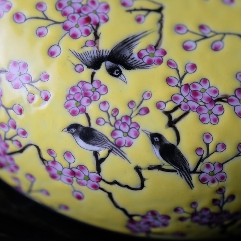 黄底粉彩捧盒 喜上眉梢 PC118 | Looking For 物色