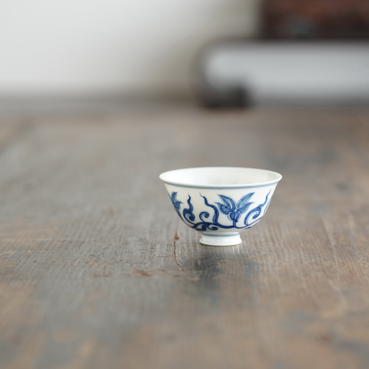 中国　青花青緑彩　龍紋小杯　二客　大明成化年製款　古陶磁　茶道具 ESM12-5 An exceptionally rare blue and white 'kui-dragon' bowl, Mark