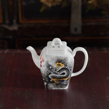 龍紋茶壺 PF190