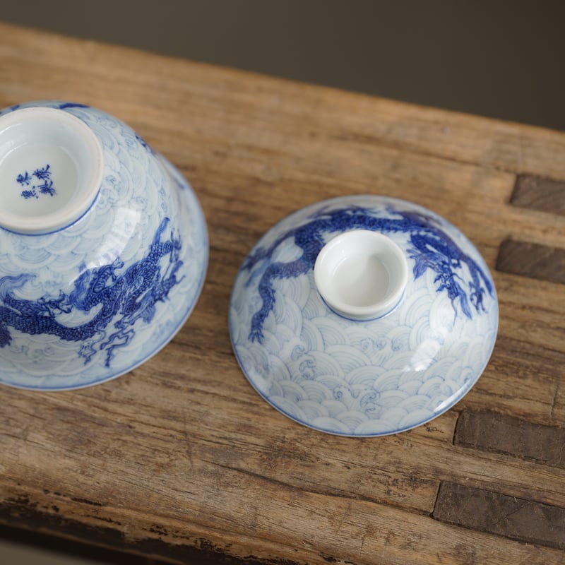 中国美術 青花 寿字 龍紋 如意形 蓋物 29cmx12cm(K-LC207) A fine and rare blue and white 'kui dragon' vase, Seal mark and