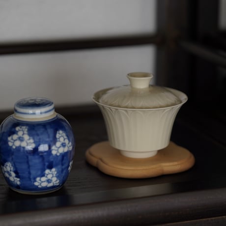 蓮紋草木灰蓋碗 PB118