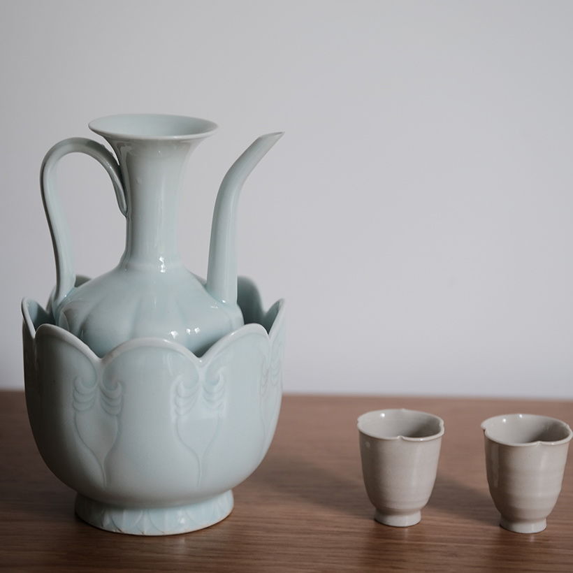 青白磁お銚子 PW031 | Looking For 物色