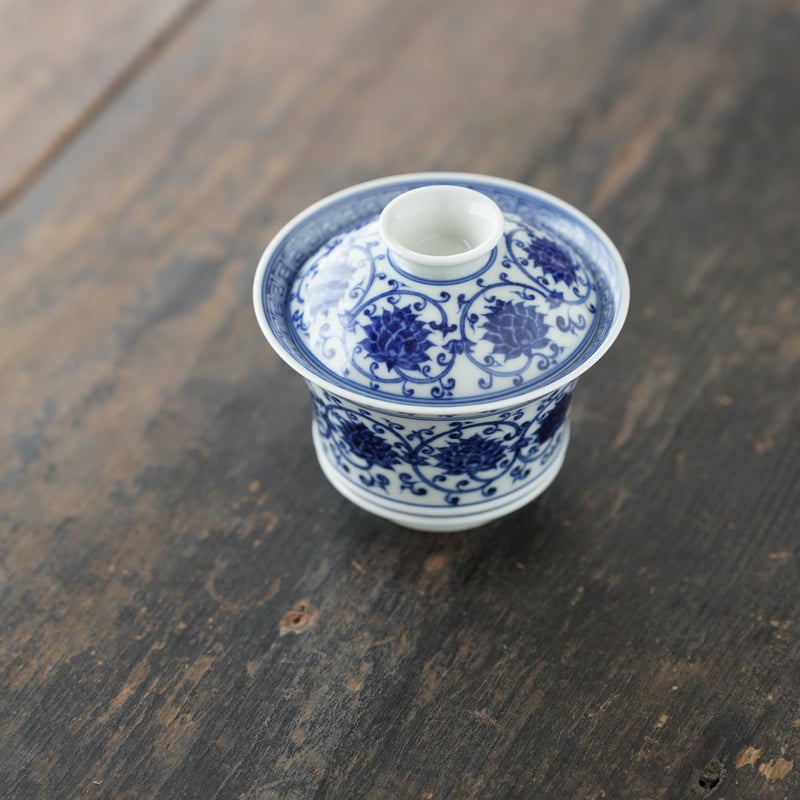 中国美術 瑠璃釉 金彩 纏枝蓮花紋 蓋碗 五件 旧家蔵出 中国美術 瑠璃釉 金彩 纏枝蓮花紋 蓋碗 五件 旧家蔵出 - メルカリ