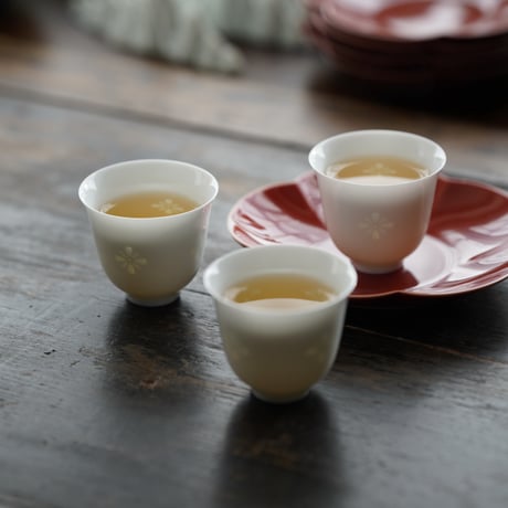 白釉玲瓏茶杯 PB176