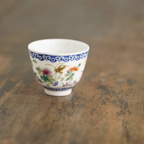 五彩花虫茶杯 PA083