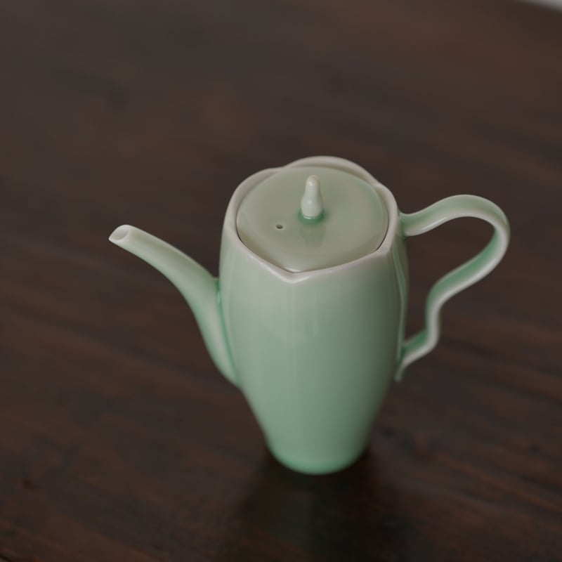 青磁の茶壺