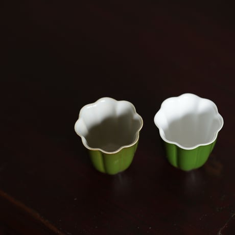 青釉花弁茶杯 PB034