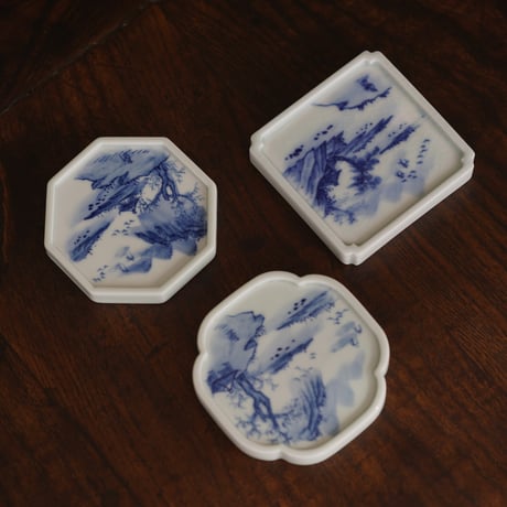 青花山水茶托 PF024