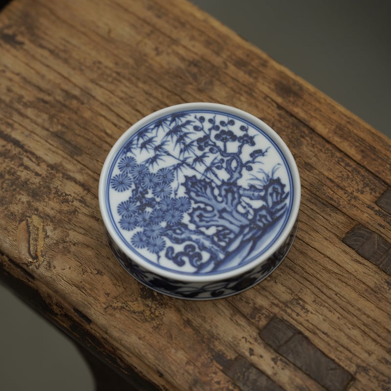 青花松竹梅蓋置 PF242 | Looking For 物色