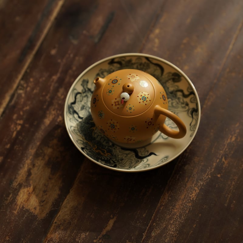 青花描金麒麟文皿 PE023 | Looking For 物色