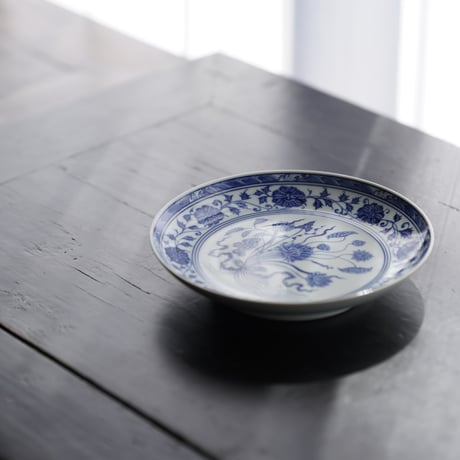 青花束蓮紋皿 PF103