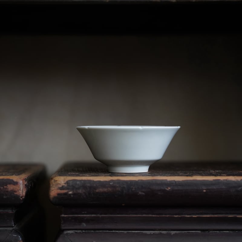 【箱付き】青白磁の女性人物画　中椀 074400afd14328afe53c790195ac92