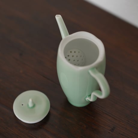 青磁仿宋茶壺 PB095