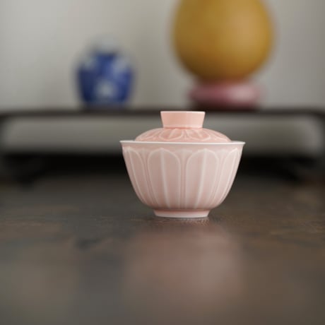 粉釉蓮紋二才蓋碗 PB039