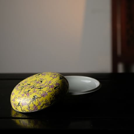 黄底粉彩捧盒 喜上眉梢 PC118