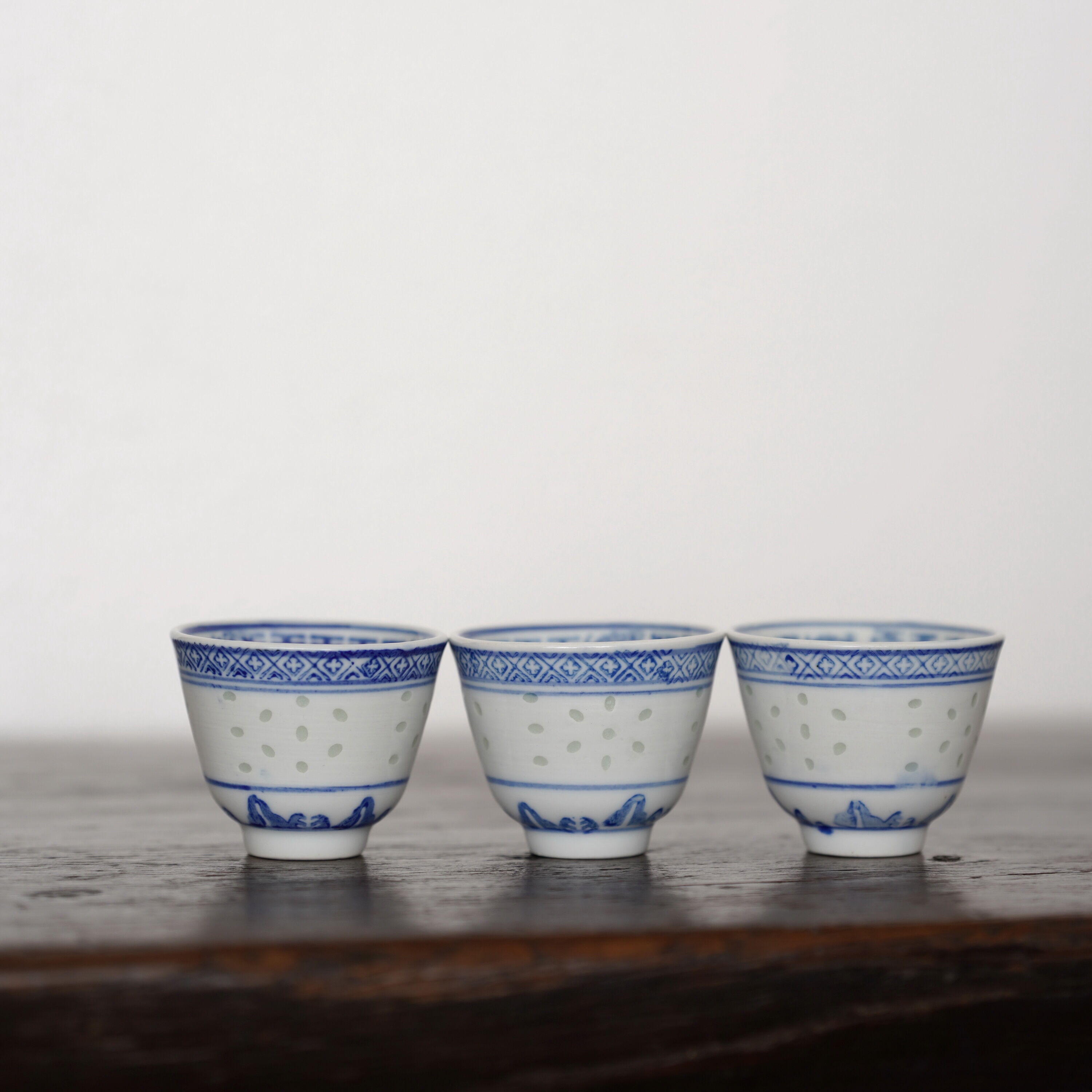 染付玲瓏茶杯 PQ026 | Looking For 物色