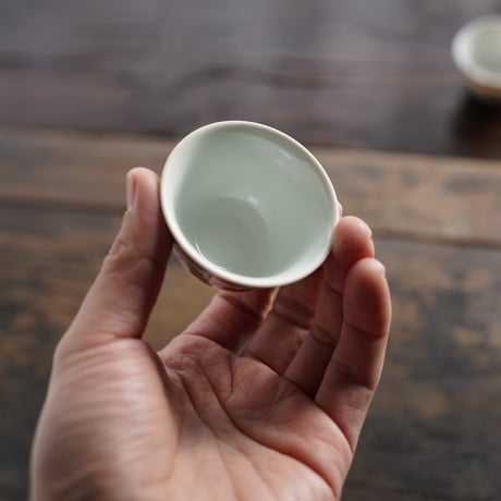 礬紅蝙蝠文茶杯 PA077