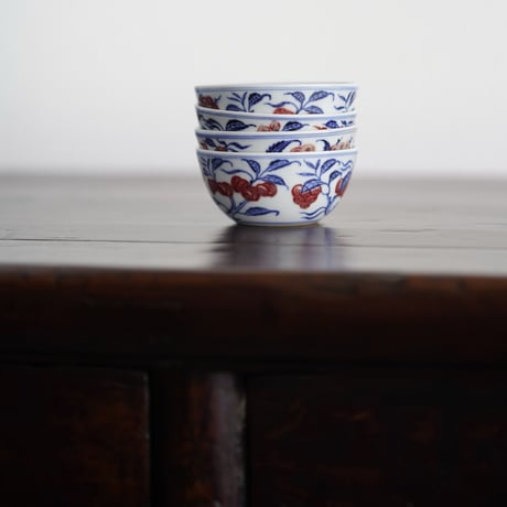 釉里紅瓜果紋茶杯 PF146