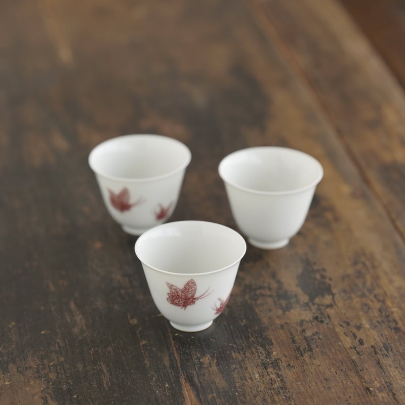 釉里紅蝶文茶杯 PC145 | Looking For 物色