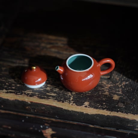 朱釉茶壺 PB157