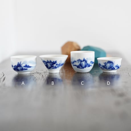 手描き染付茶杯 山水 PC057