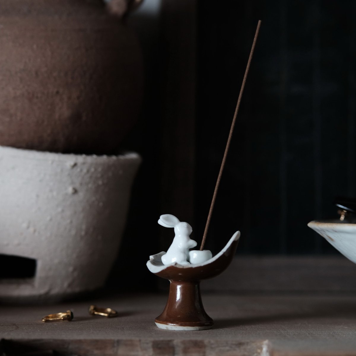 青白磁うさぎ PW039 | Looking For 物色