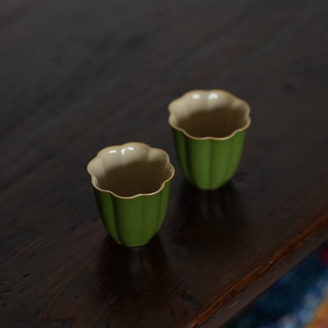 青釉花弁茶杯 PB034