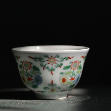 雍正款手描き斗彩茶杯 PC044