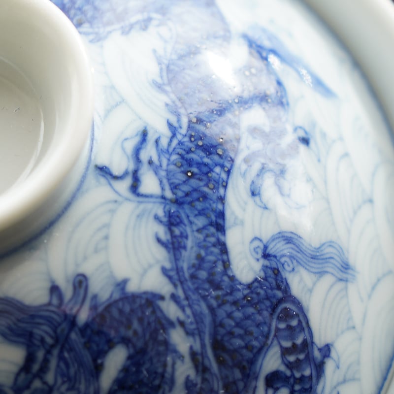 中国美術 青花 寿字 龍紋 如意形 蓋物 29cmx12cm(K-LC207) A fine and rare blue and white 'kui dragon' vase, Seal mark and
