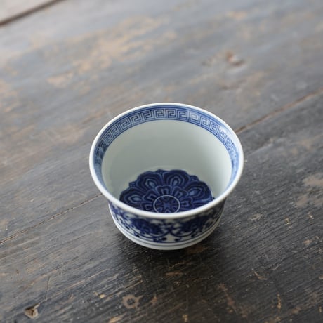 缠枝蓮紋大茶杯 PF235