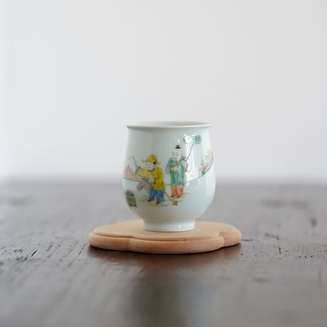 五彩嬰戲図茶杯 PC102