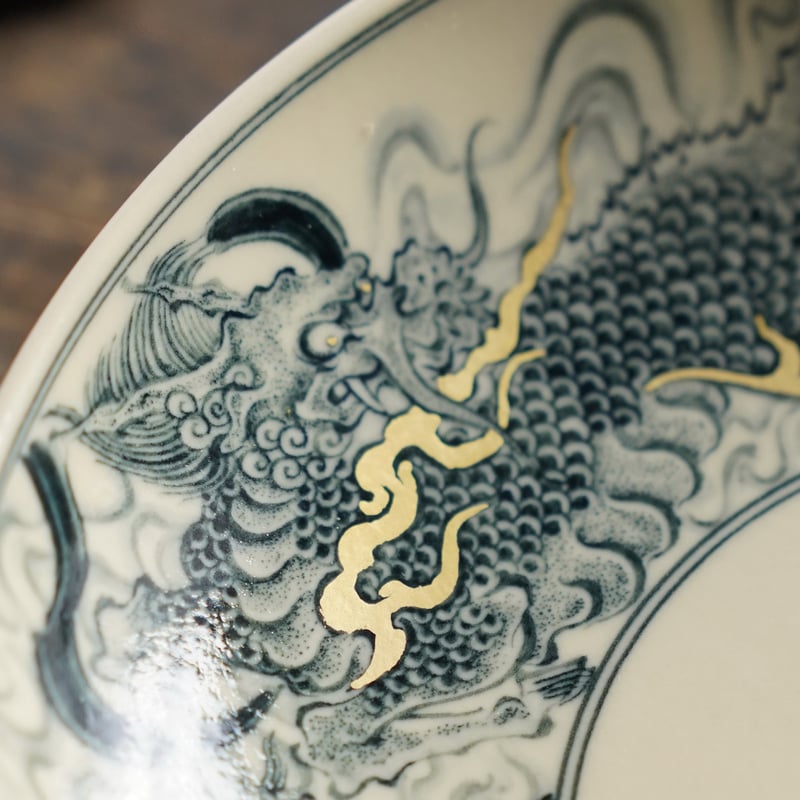 青花描金麒麟文皿 PE023 | Looking For 物色