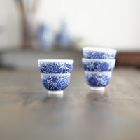 青花纏枝蓮紋圧手杯 PF162 | Looking For 物色