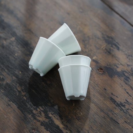 青白磁十方茶杯 PB180