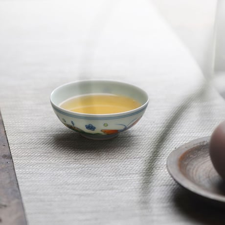 雍正款手描き斗彩茶杯 PC044