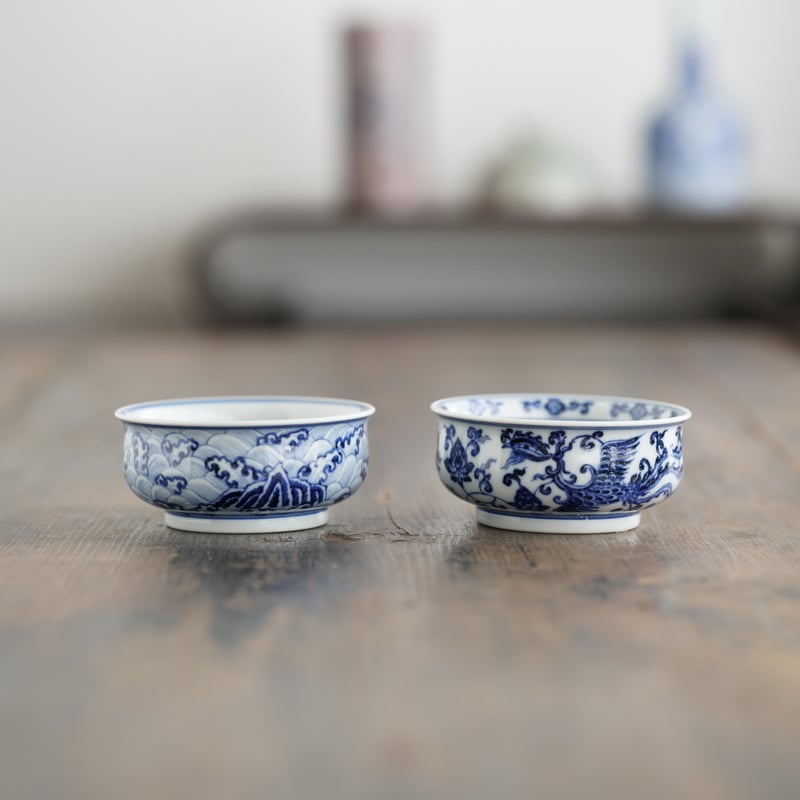 清光緒時代 紫金釉青花草虫文杯 压手杯 茶道具　茶杯 盃 煎茶碗(F-74) 清光緒時代 紫金釉青花草虫文杯 压手杯 茶道具 茶杯 盃 煎茶