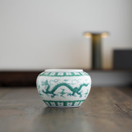 成化斗彩龍紋建水 PC150