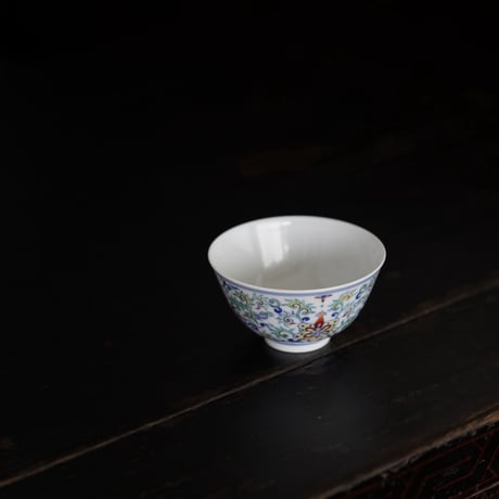 斗彩宝相蝴蝶茶杯 PF157