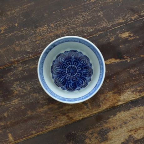 缠枝蓮紋大茶杯 PF235