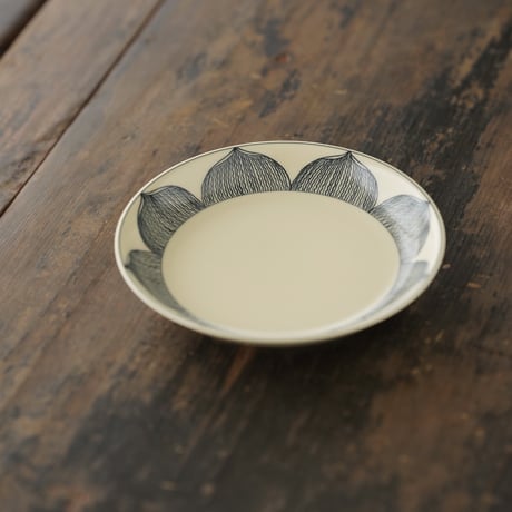 青花蓮文皿 PE021 | Looking For 物色