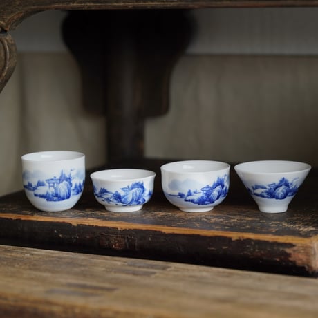 手描き染付茶杯 山水 PC057
