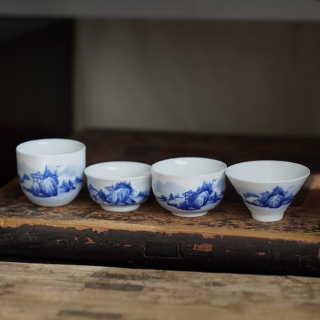手描き染付茶杯 山水 PC057